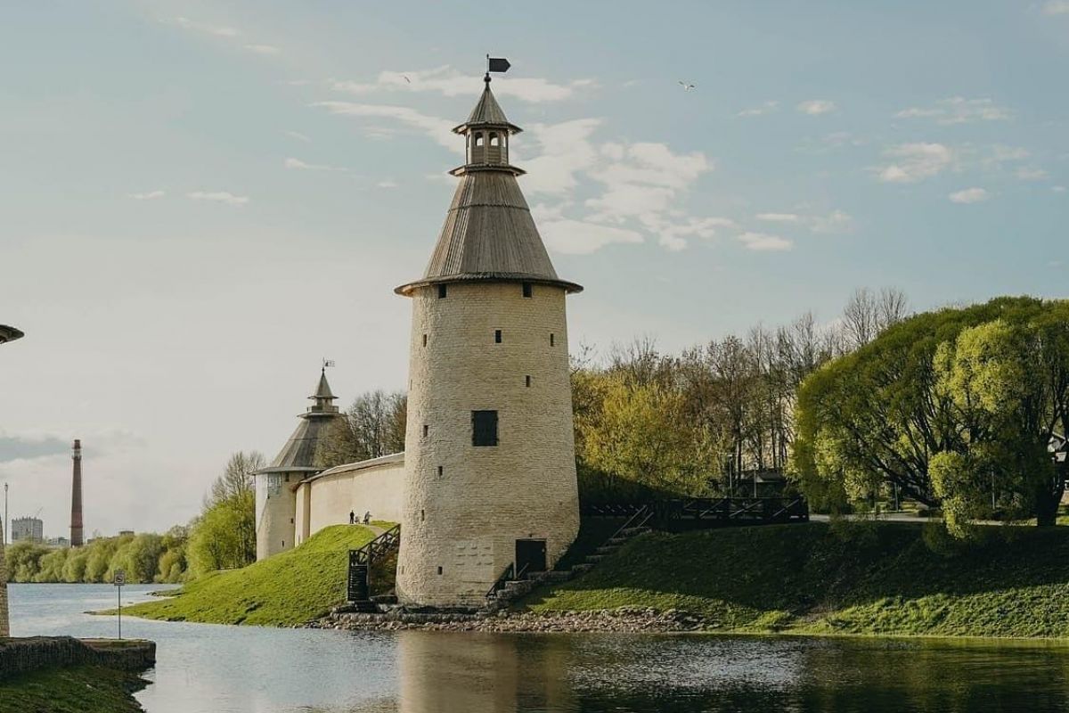 Экскурсия из Санкт-Петербурга "Время Пскова: от крепостных стен до неизведанных уголков"