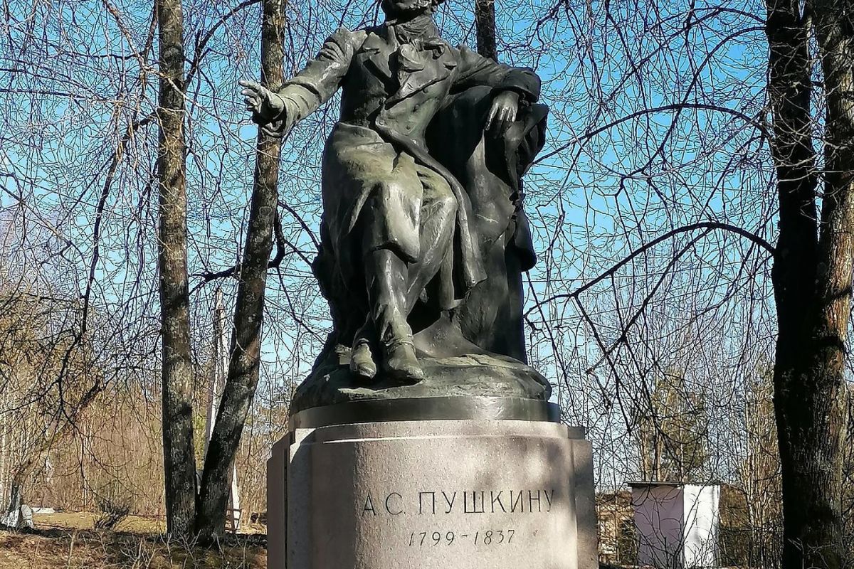 Экскурсионный тур из Санкт-Петербурга "Вечная классика: Псков - Изборск - Печоры - Пушкинские горы "