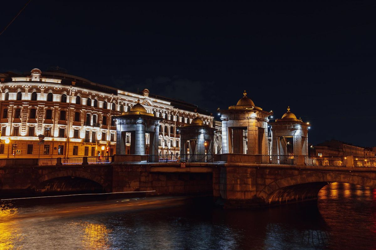 ⚡ Ночная автобусная экскурсия по городу + развод мостов (ГРУППОВАЯ)