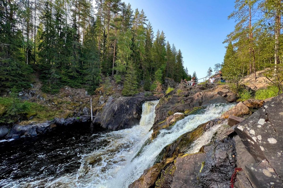 Экскурсионный тур из Петрозаводска "Душа Карелии: фьорды, горы и водопады"